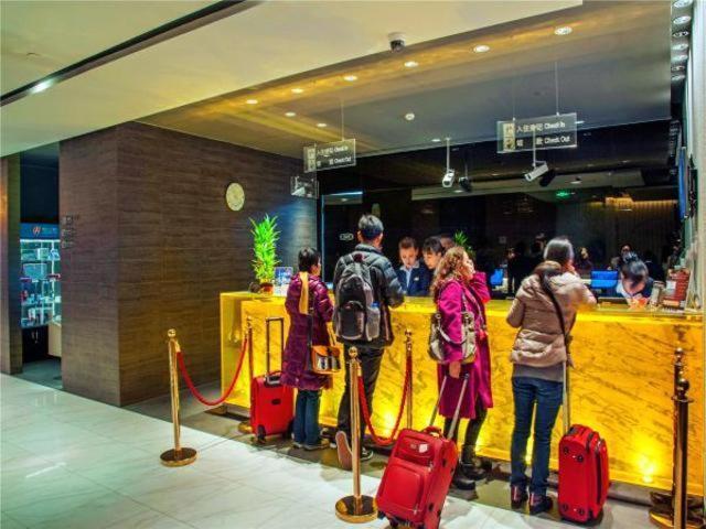 Jinjiang Inn Nanjing Road Pedestrian Streeteast Asia Hotel Shanghai Exterior foto
