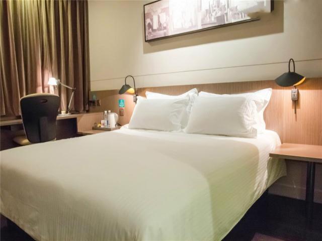 Jinjiang Inn Nanjing Road Pedestrian Streeteast Asia Hotel Shanghai Exterior foto