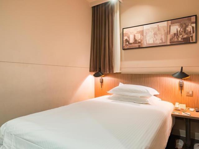 Jinjiang Inn Nanjing Road Pedestrian Streeteast Asia Hotel Shanghai Exterior foto